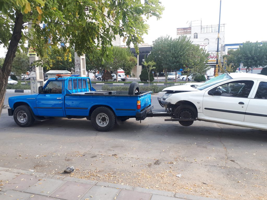 چگونه از امداد خودرو غنچه بیگلو در آزاد راه شیراز در شرایط اضطراری استفاده کنیم؟